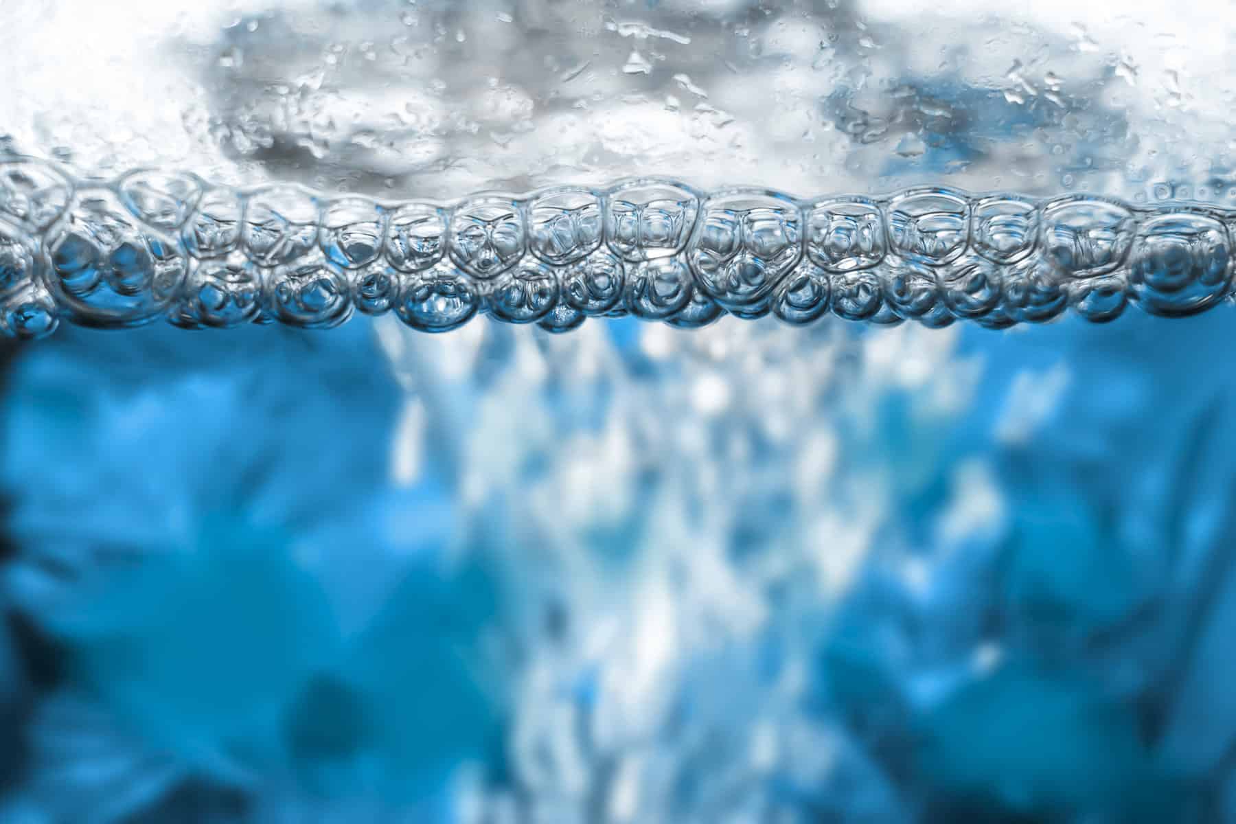 bubbles on fish tank glass